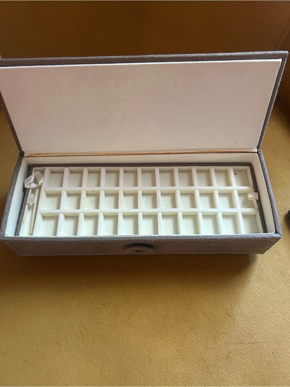 Pandora Suede Jewelry Box - Picture 4 of 8